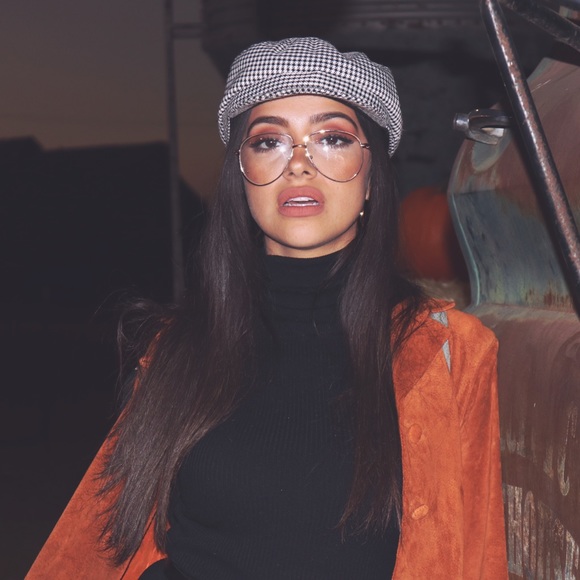 ⚡️Get To Know Me⚡️ - Picture 3 of 7